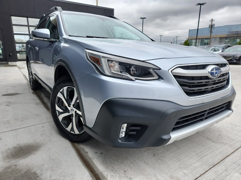 Used 2022 Subaru Outback Limited image 3