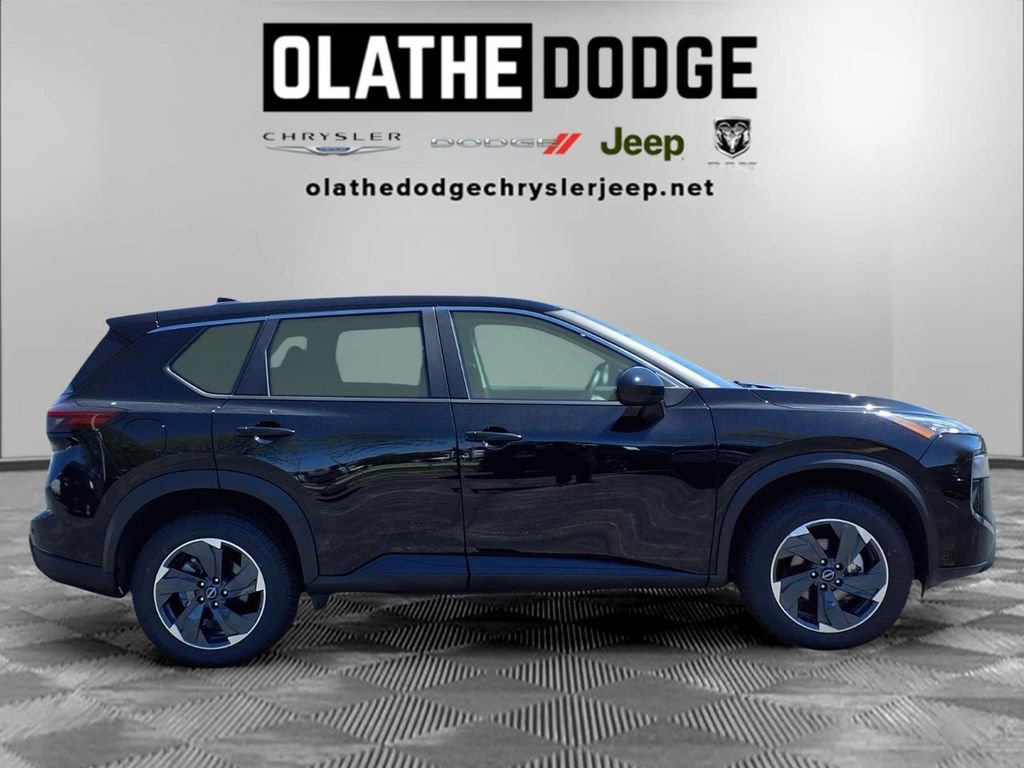 Used 2025 Nissan Rogue SV FWD image 30