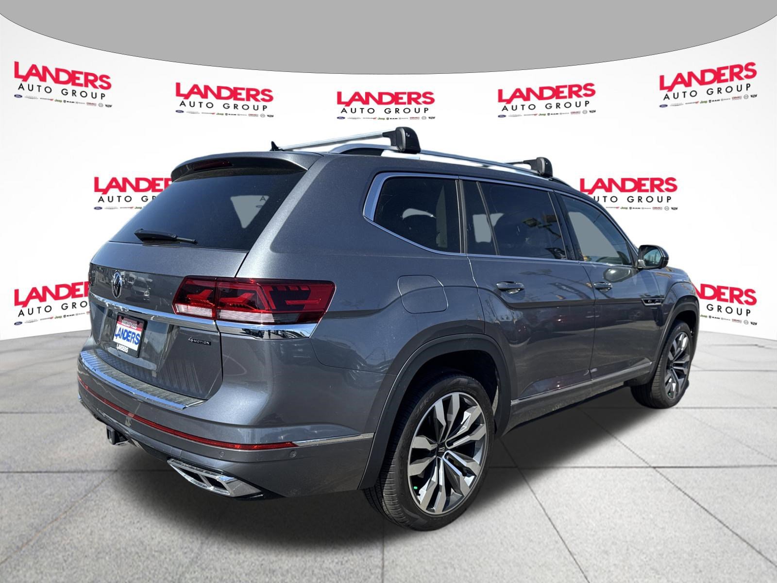 Used 2023 Volkswagen Atlas SEL Premium image 3