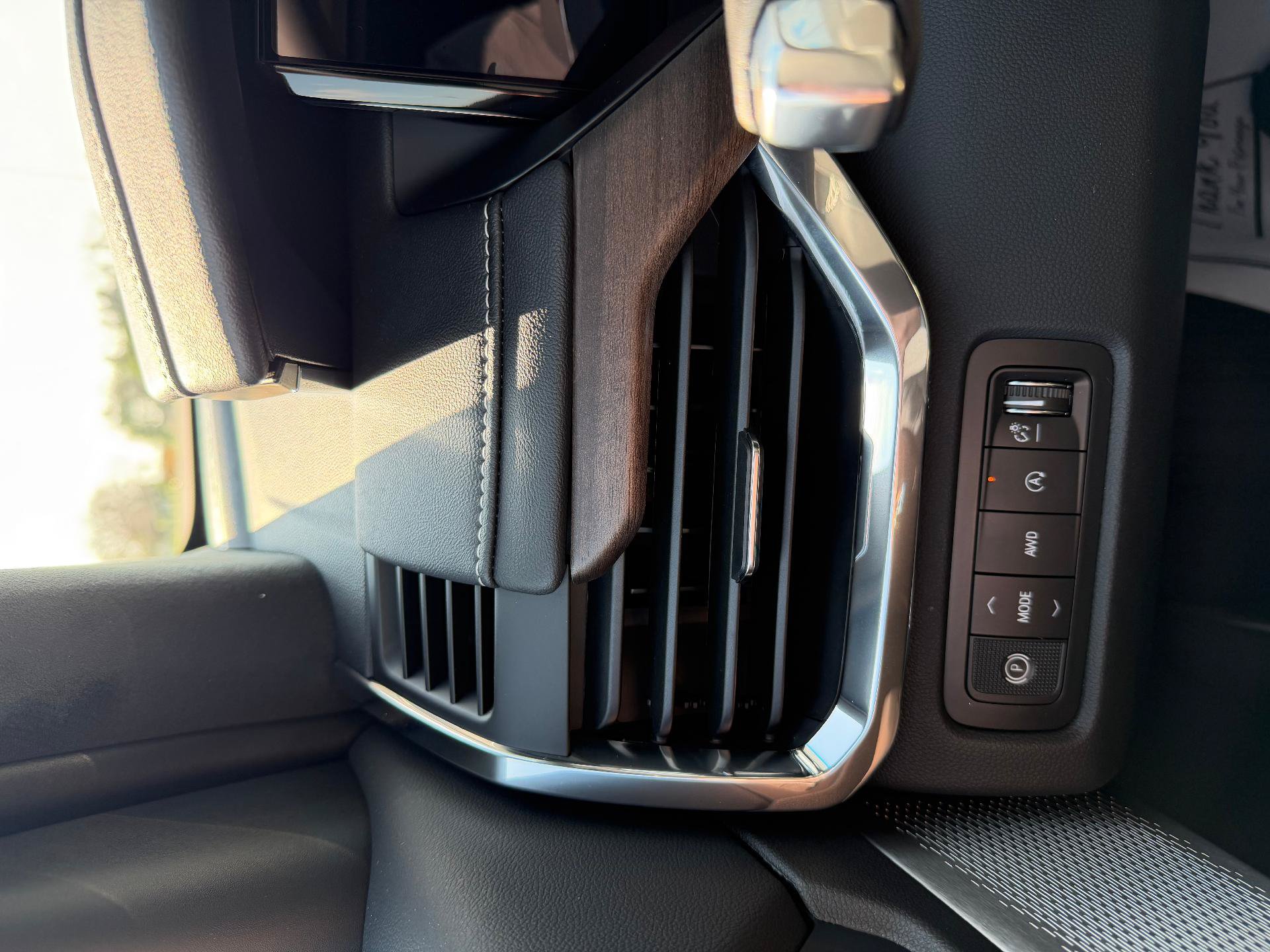 New 2027 GMC Acadia Denali Ultimate AWD/4WD image 12