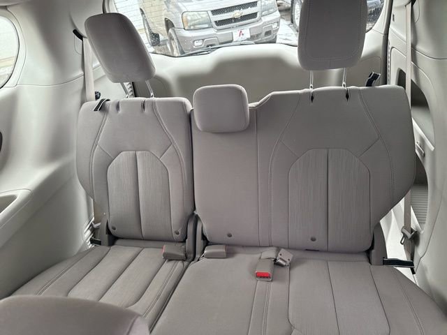 Used 2017 Chrysler Pacifica Touring image 11