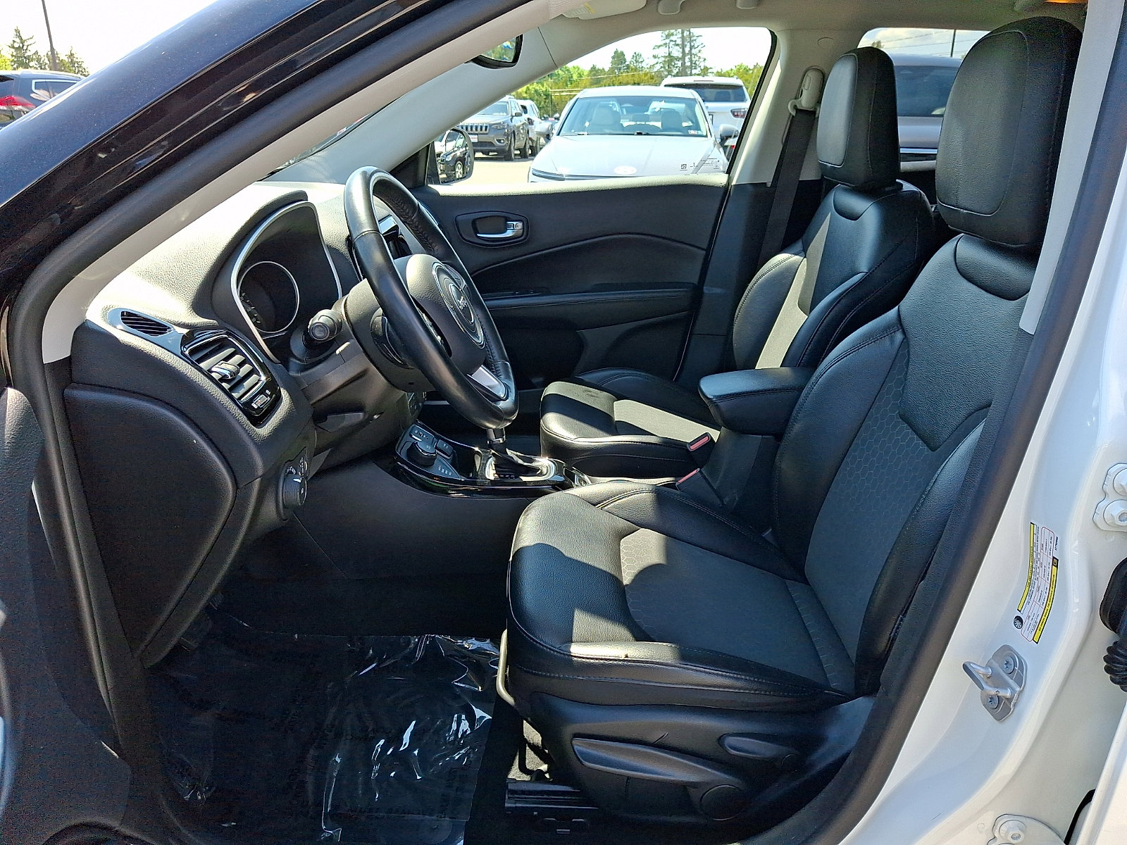 Used 2019 Jeep Compass Latitude AWD/4WD image 13