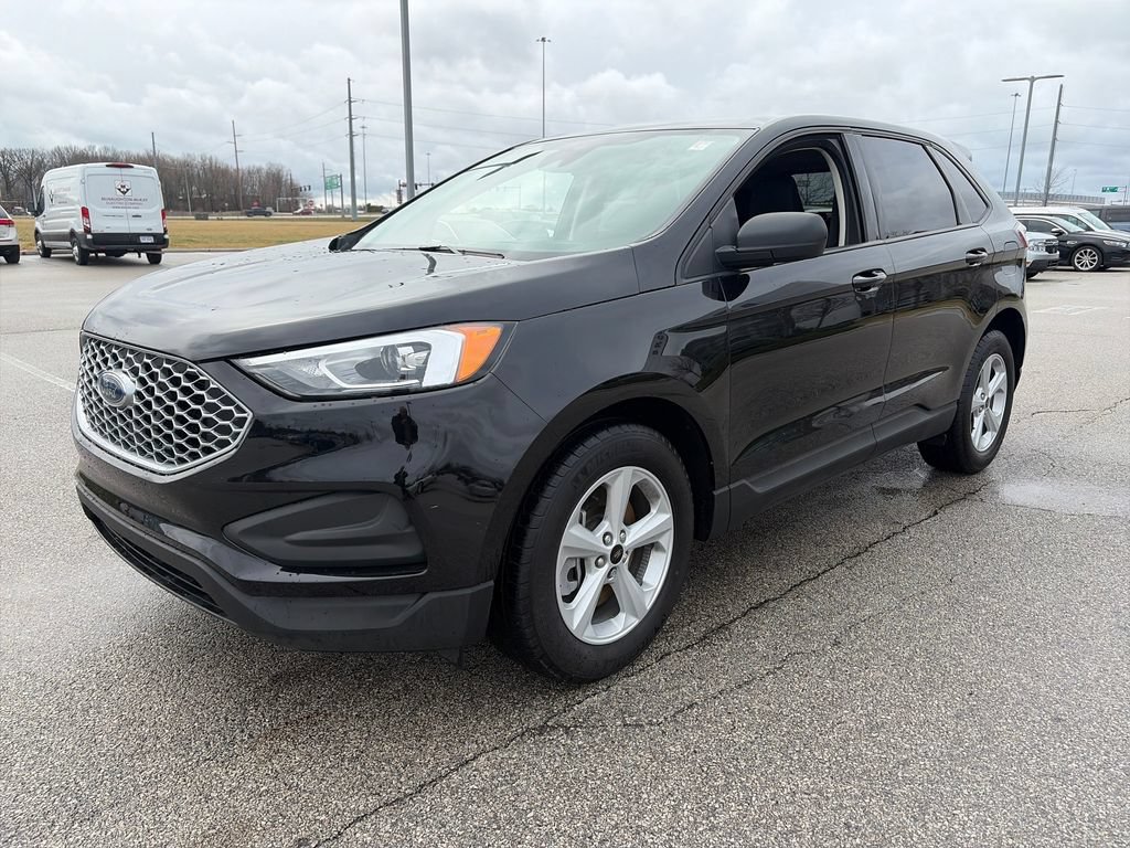 Used 2024 Ford Edge SE AWD/4WD image 3