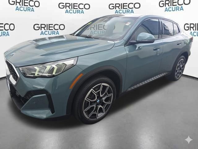 Used 2025 BMW X2 xDrive28i AWD/4WD image 3
