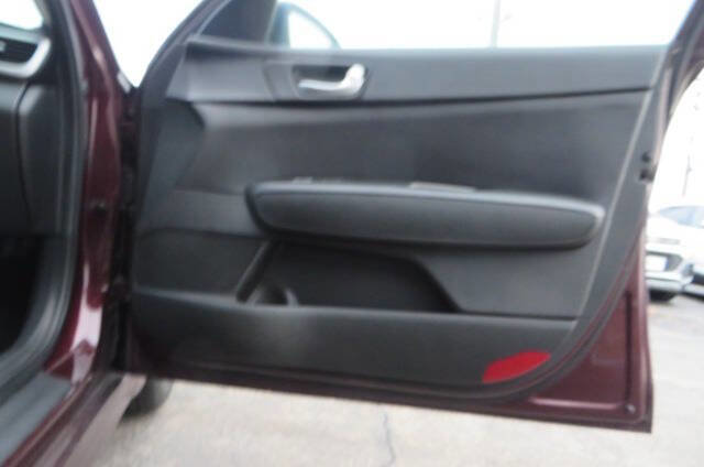 Used 2018 Kia Optima LX w/ 17" Alloy Wheels Package image 40