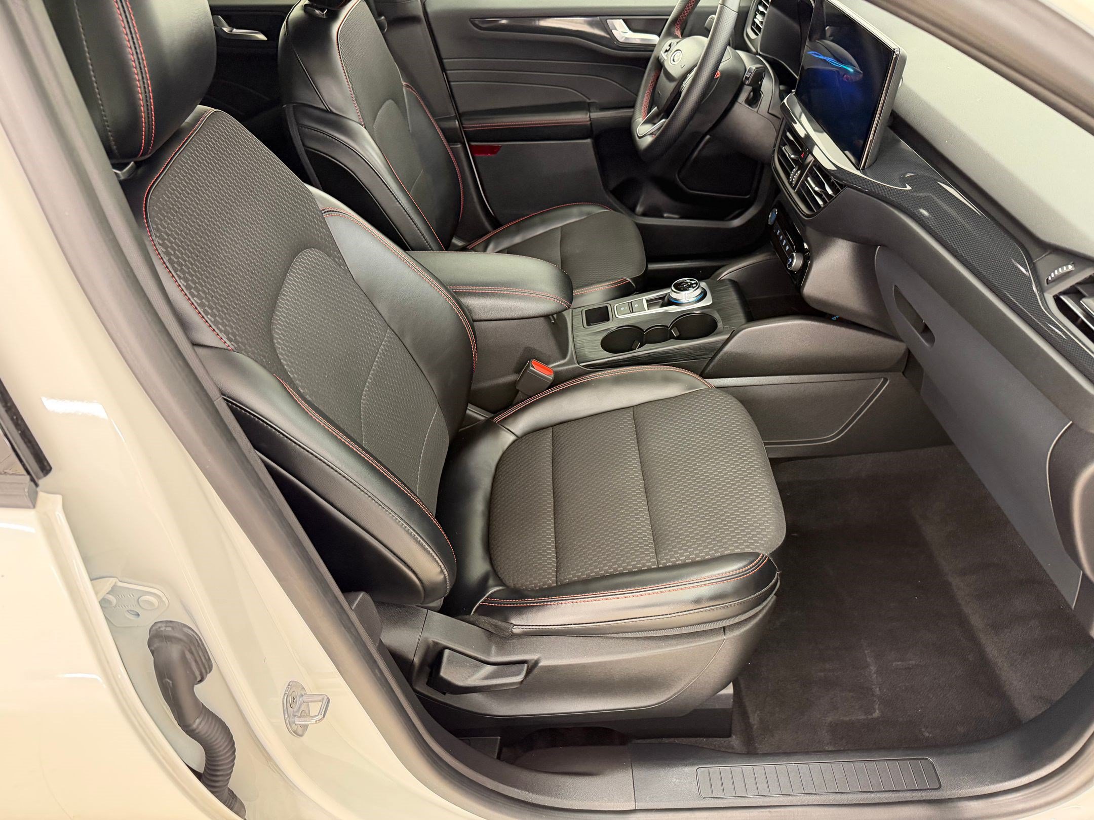 Certified 2023 Ford Escape ST-Line w/ Tech Pack #1 FWD image 24