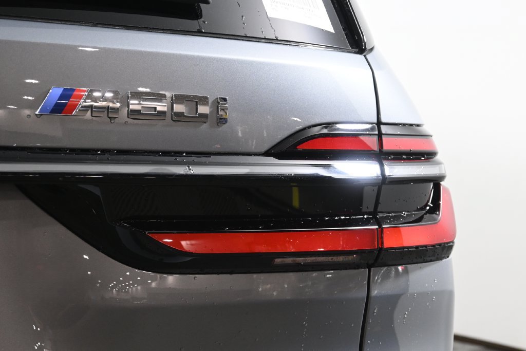 Used 2027 BMW X7 M60i AWD/4WD image 13