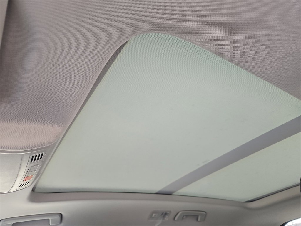 New 2026 Volkswagen Taos SEL image 20