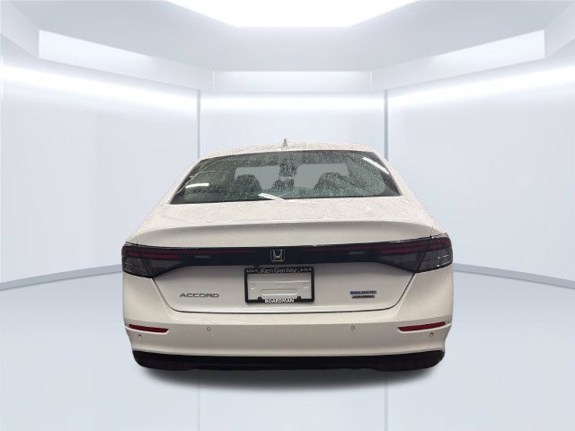 Used 2024 Honda Accord Touring image 4