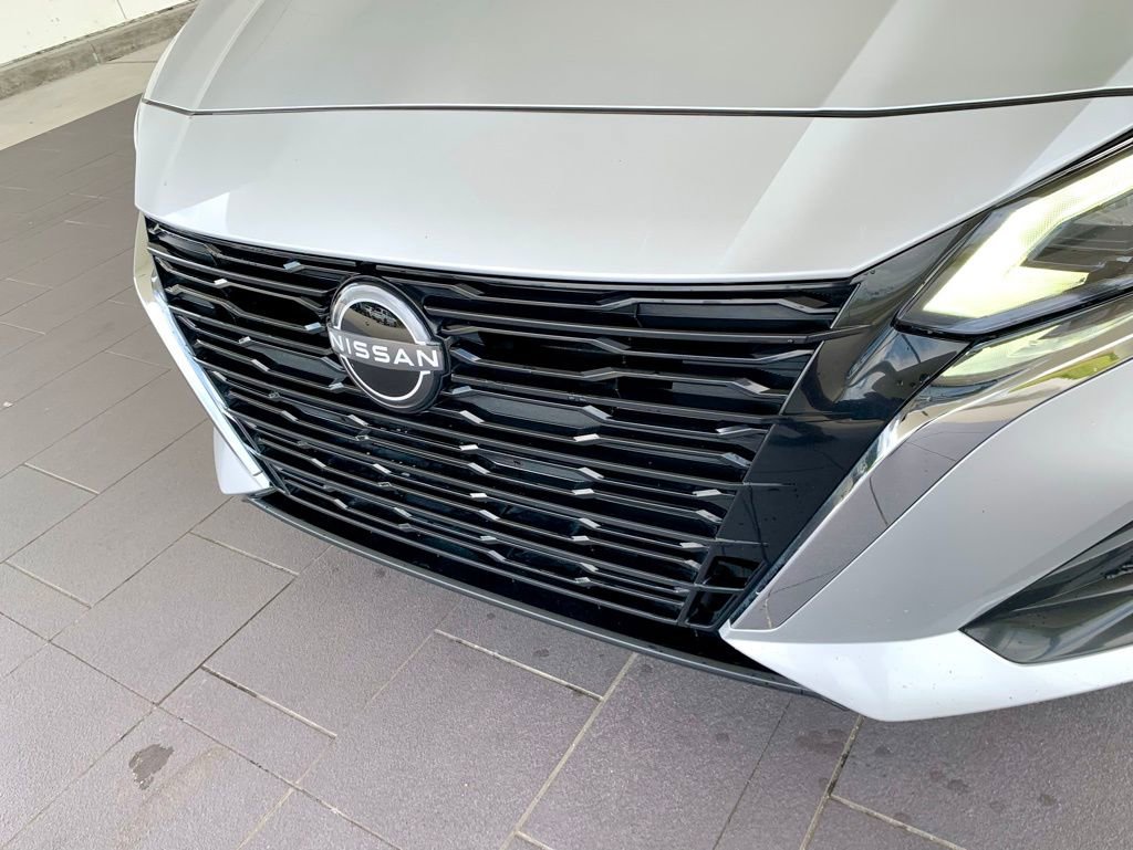 Used 2023 Nissan Altima 2.5 SL FWD image 2