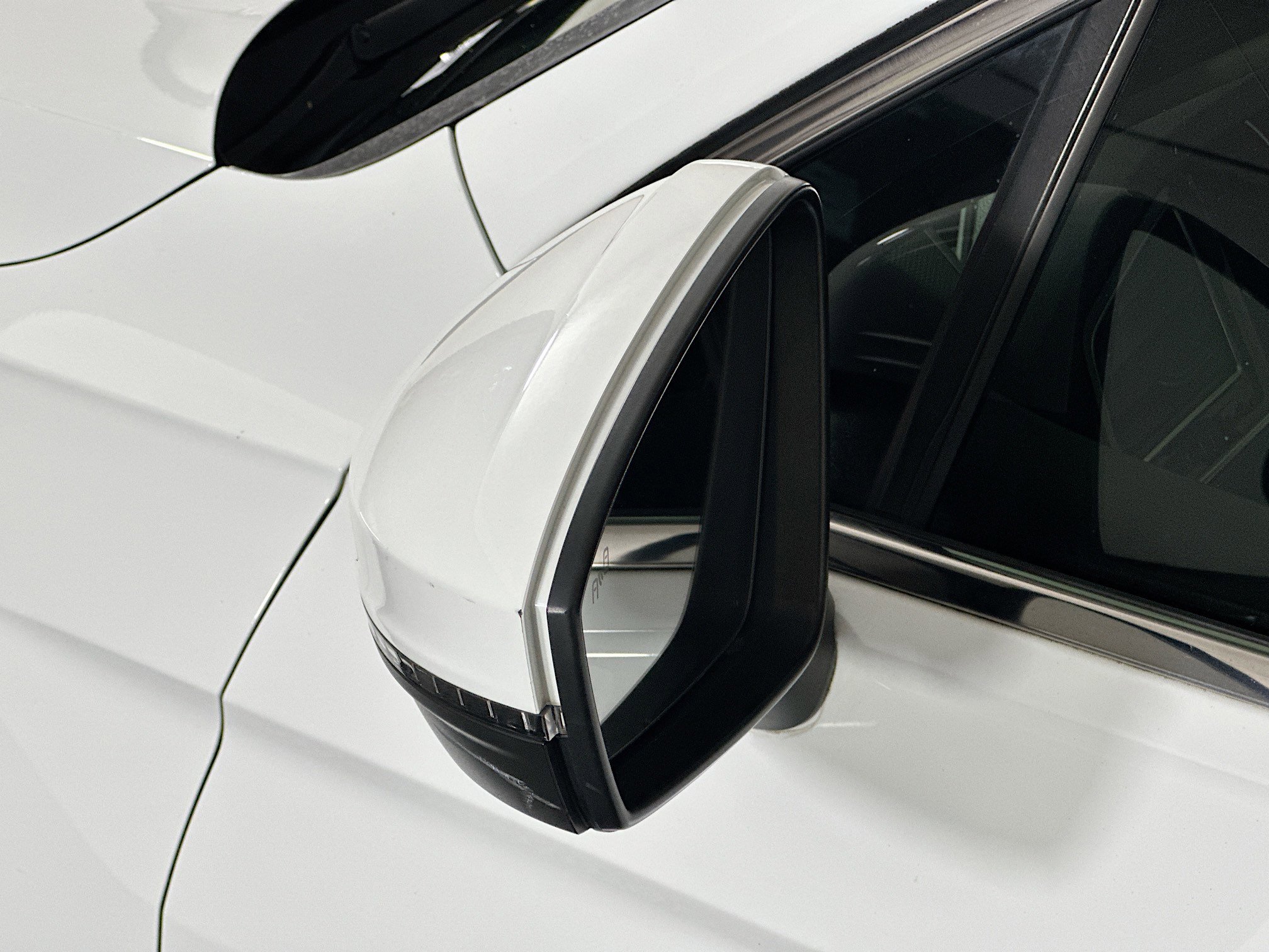 Used 2019 Volkswagen Tiguan SE FWD image 10