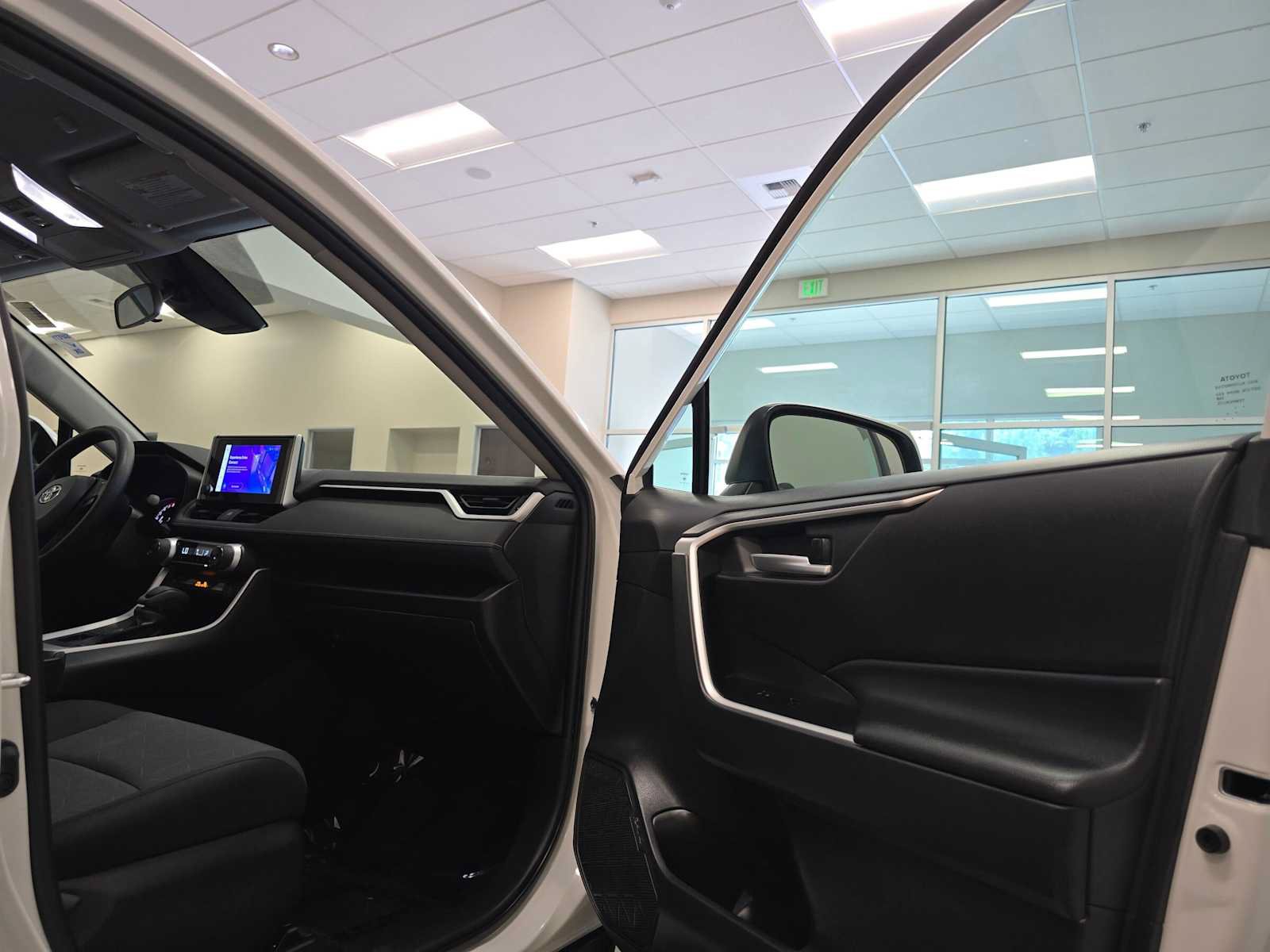 Certified 2023 Toyota RAV4 XLE AWD/4WD image 28