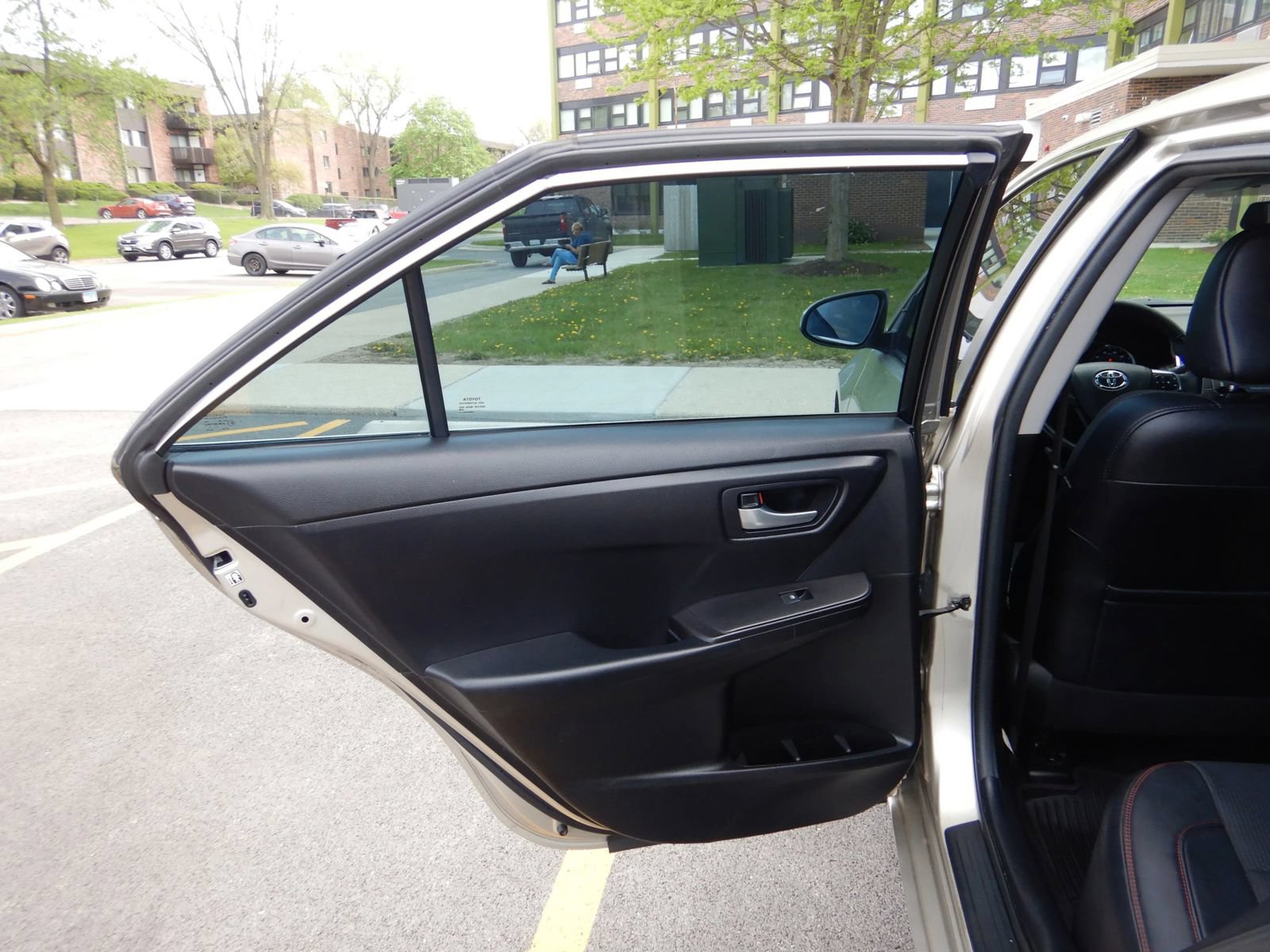 Used 2017 Toyota Camry SE FWD image 15