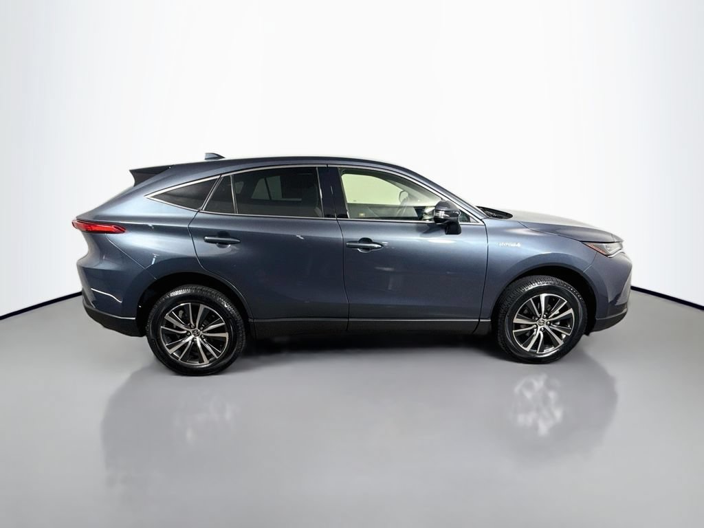 Certified 2021 Toyota Venza LE w/ Carpet Mat Package (TMS) AWD/4WD image 8