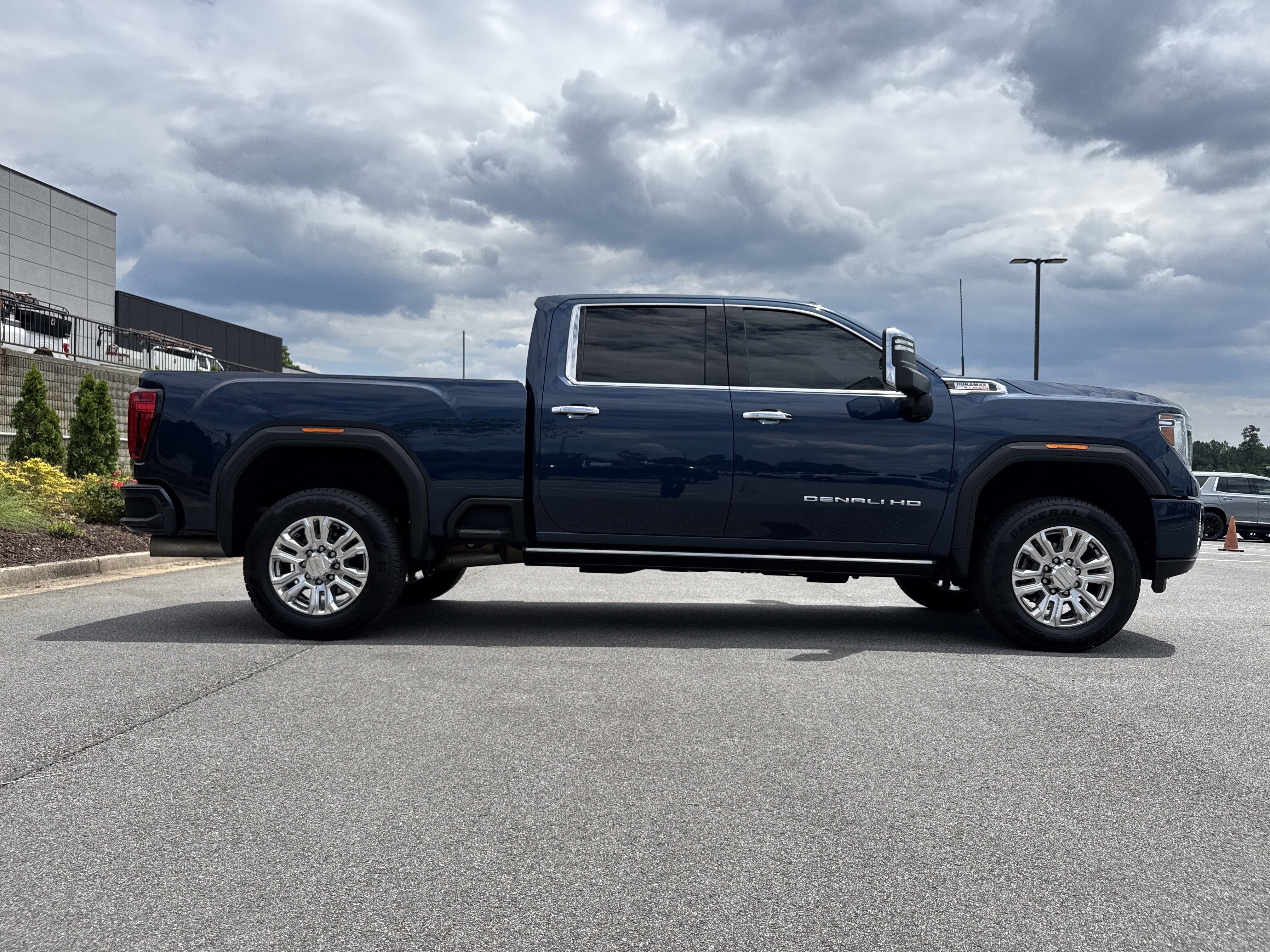 Used 2022 GMC Sierra 2500 Denali AWD/4WD image 11