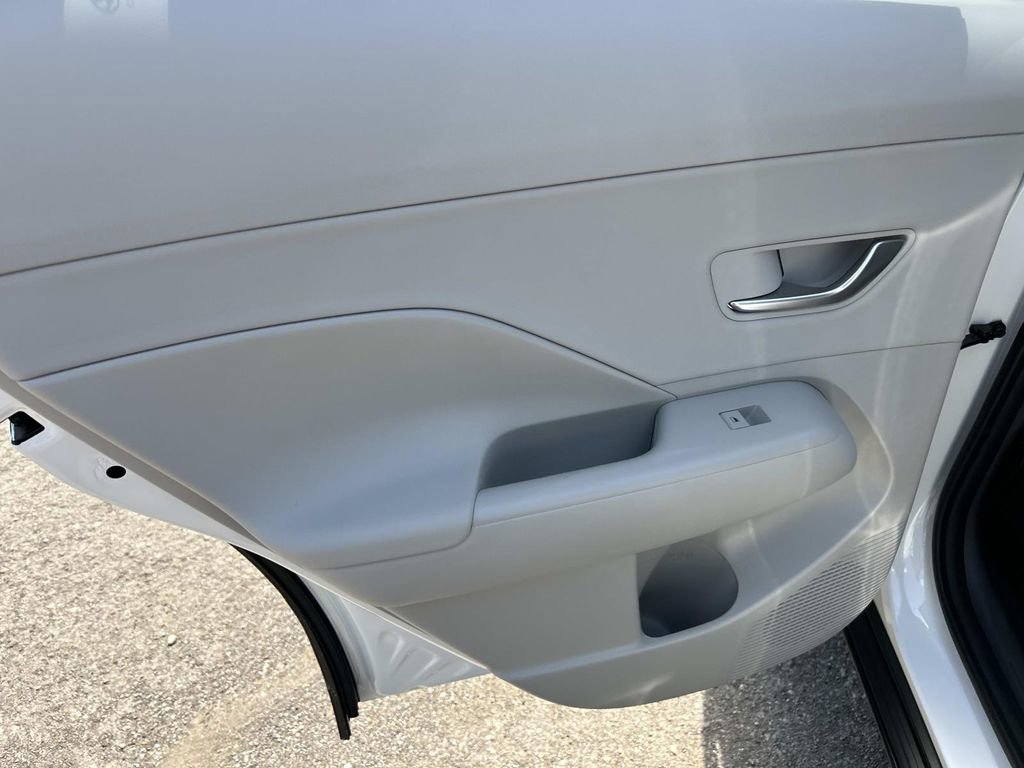 New 2026 Hyundai Kona SEL Premium FWD image 19