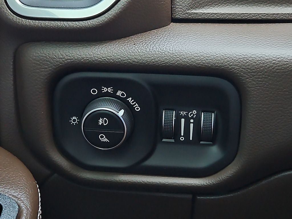 Certified 2026 RAM 2500 Laramie AWD/4WD image 24