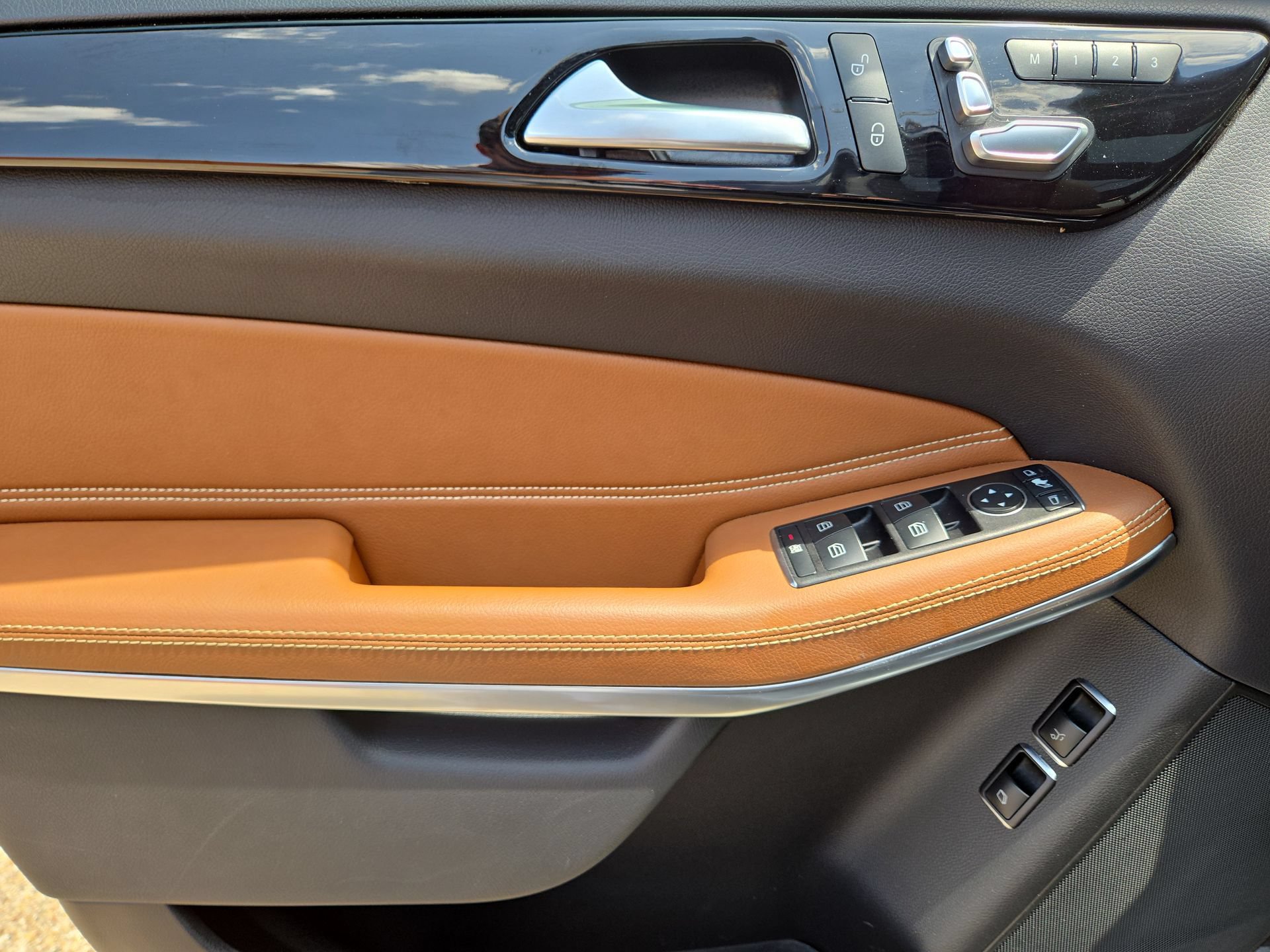 Certified 2019 Mercedes-Benz GLS 550 4MATIC image 15