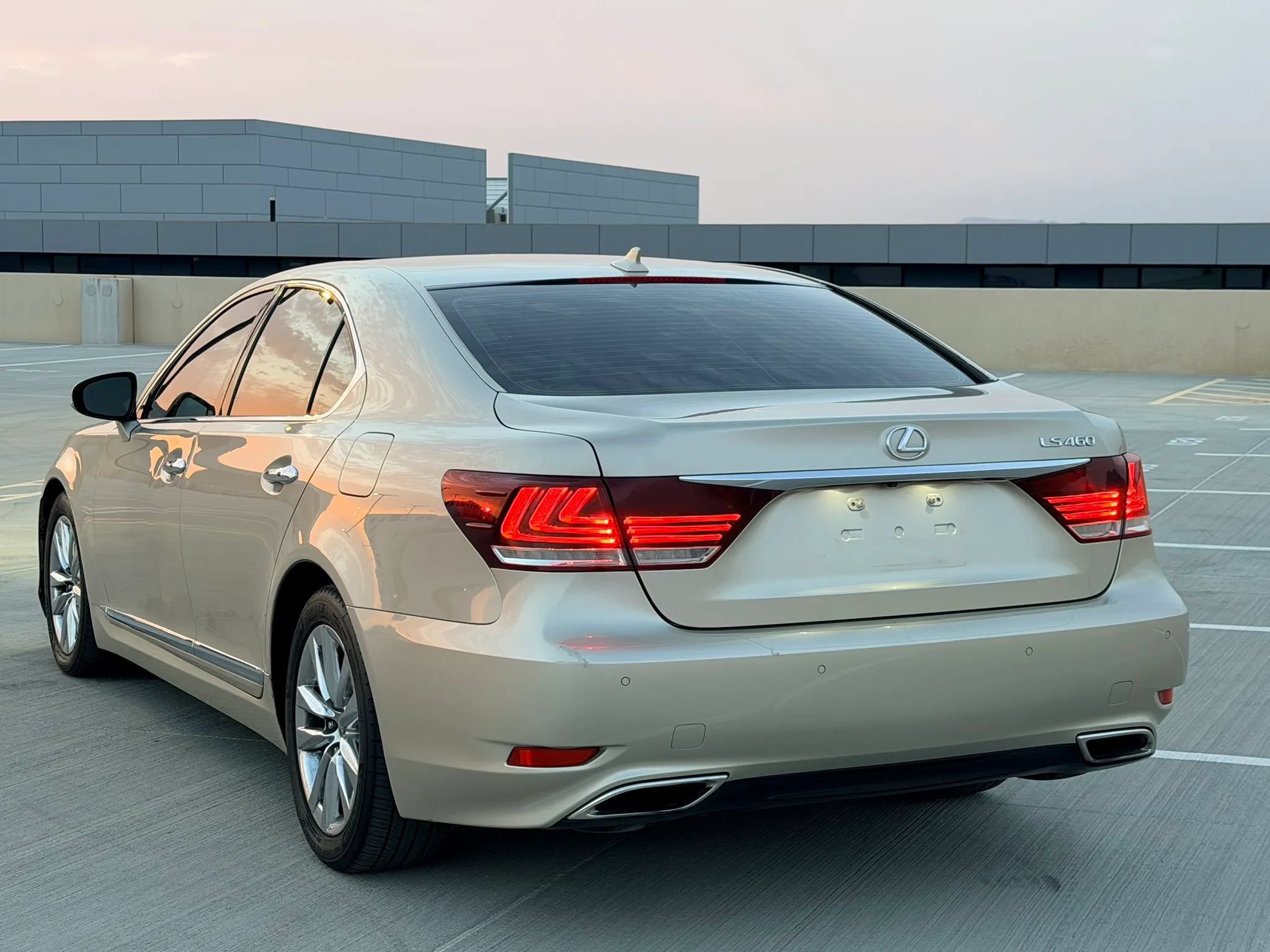 Used 2013 Lexus LS 460 w/ Comfort Pkg RWD image 6