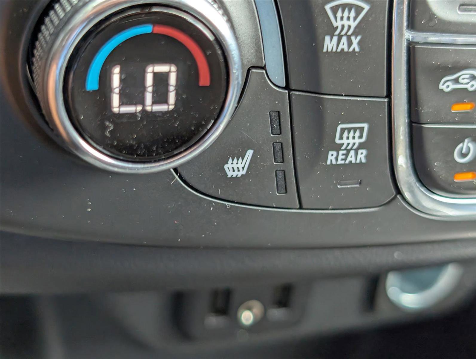 Used 2023 Chevrolet Traverse LT AWD/4WD image 29
