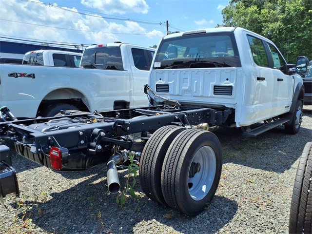 New 2025 Ford F550 4x4 Crew Cab image 4