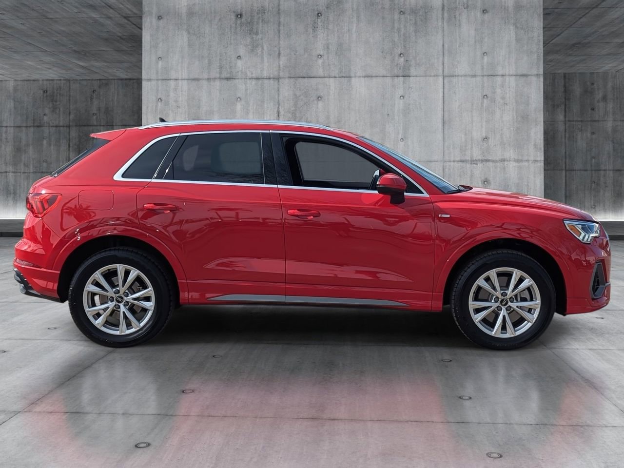 Used 2025 Audi Q3 2.0T Premium image 7