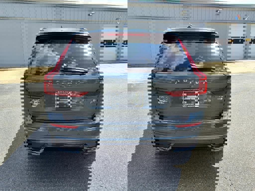 New 2026 Volvo XC60 T8 Ultra image 4