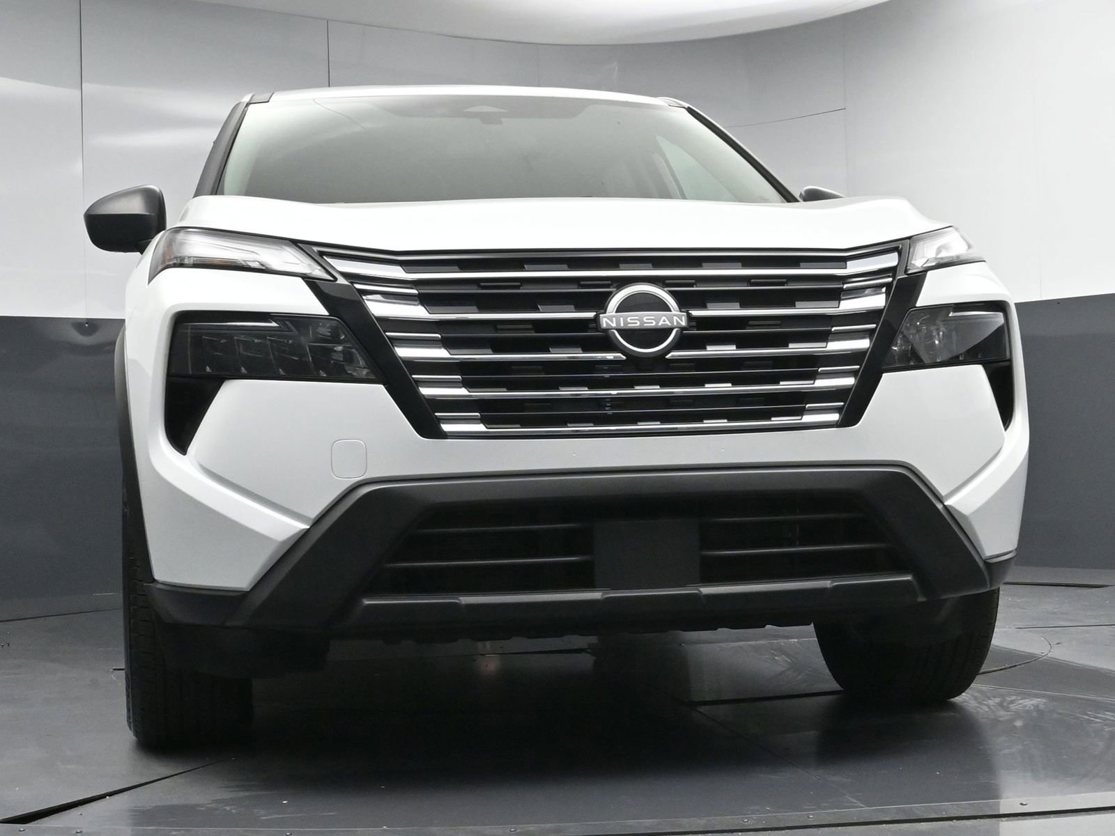 Used 2025 Nissan Rogue S image 20