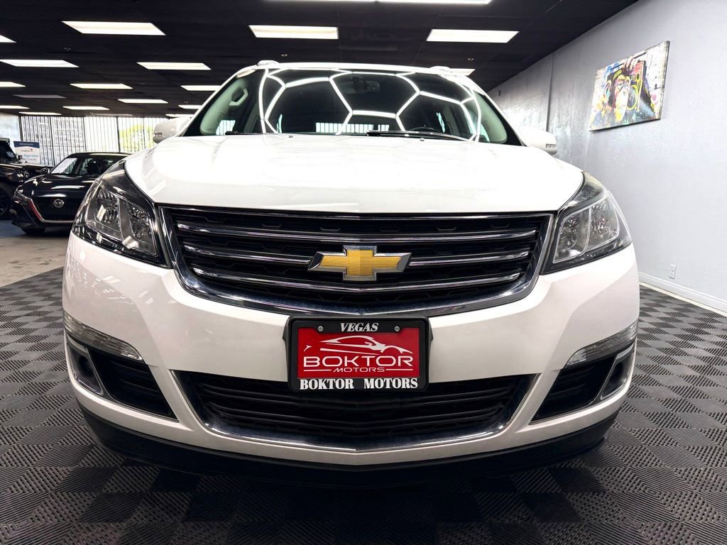 Used 2017 Chevrolet Traverse LT FWD image 3