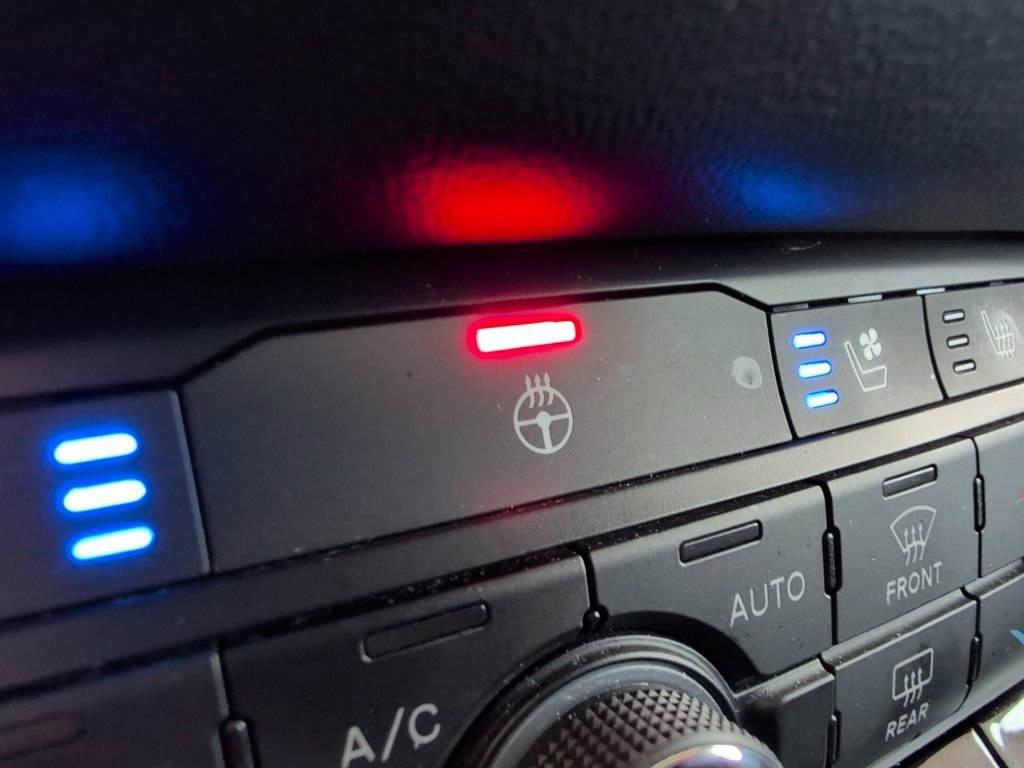 Used 2024 Dodge Durango GT image 28