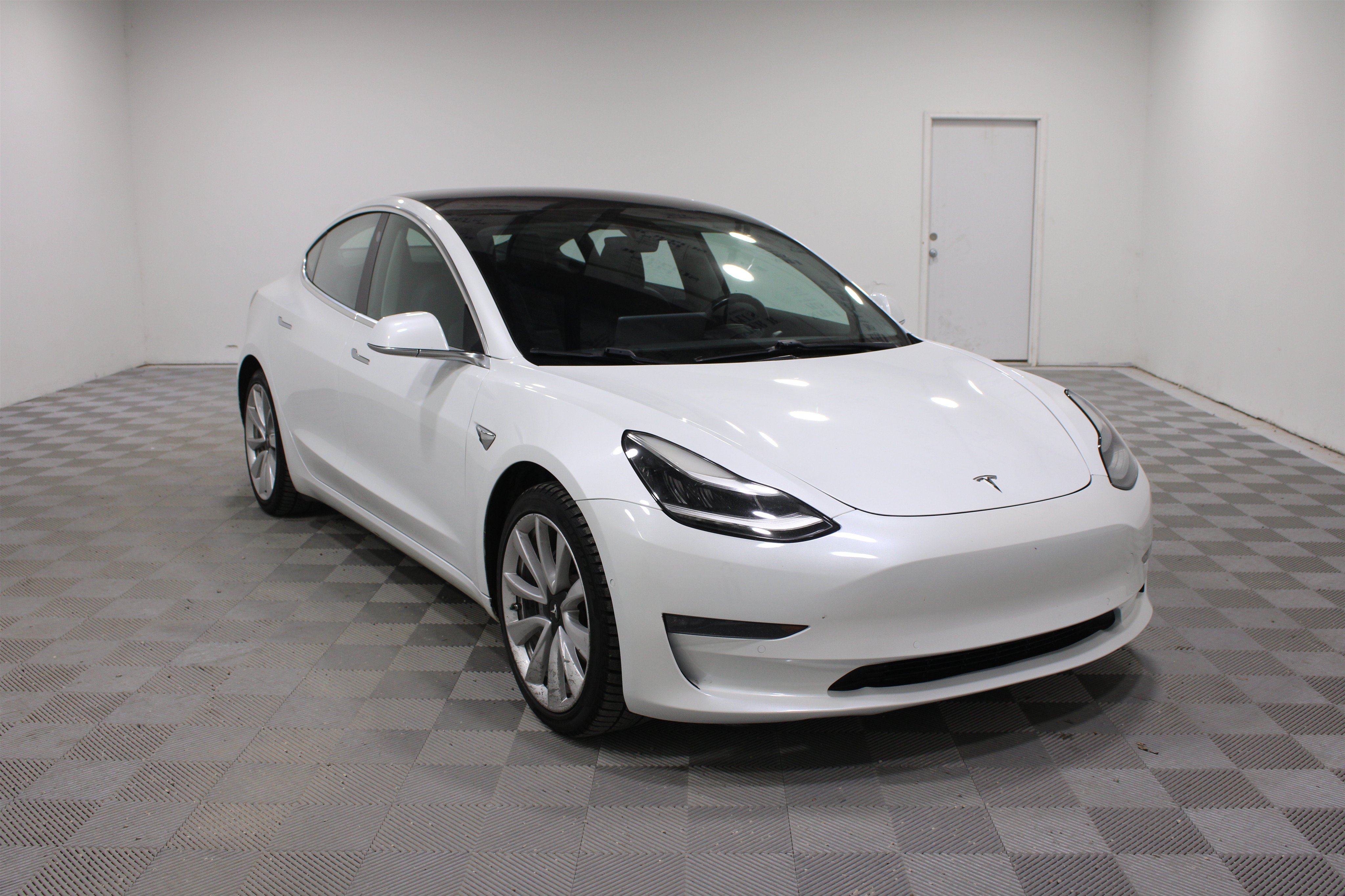 Used 2018 Tesla Model 3 AWD/4WD image 1