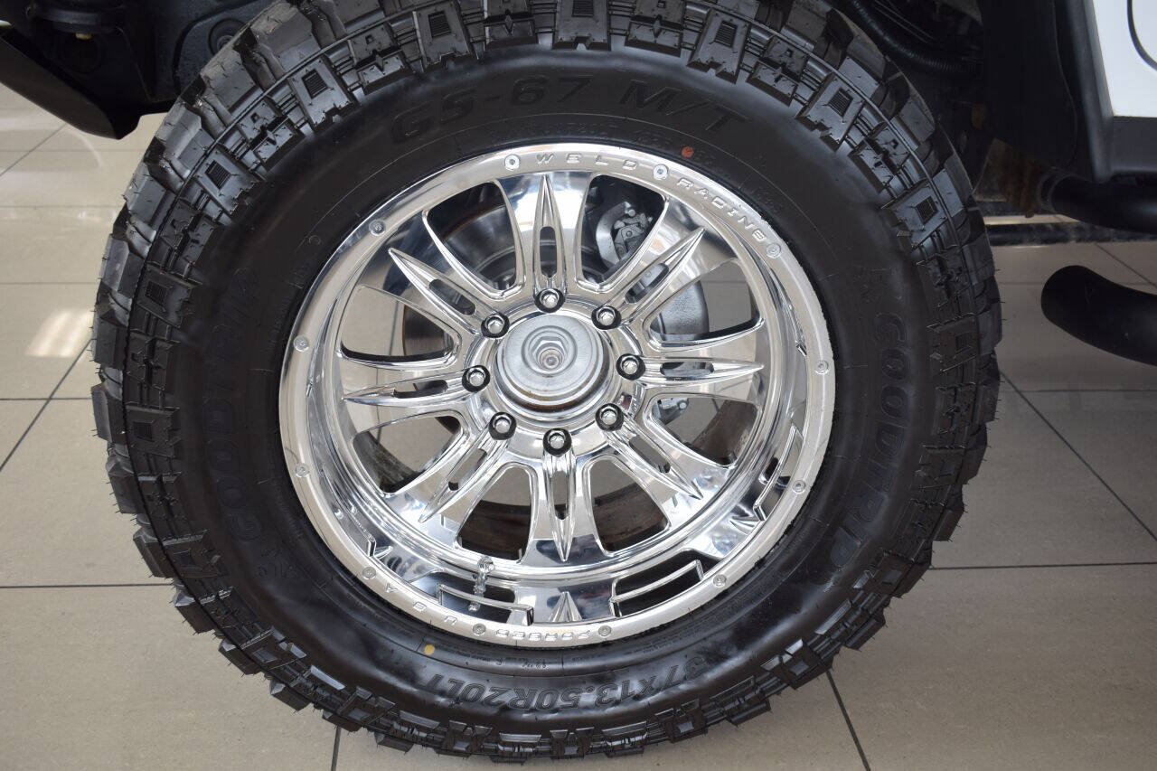 Used 2003 HUMMER H2 w/ Preferred Equipment Group AWD/4WD image 17