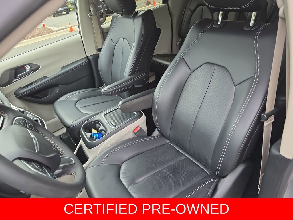 Used 2023 Chrysler Pacifica Touring-L FWD image 15