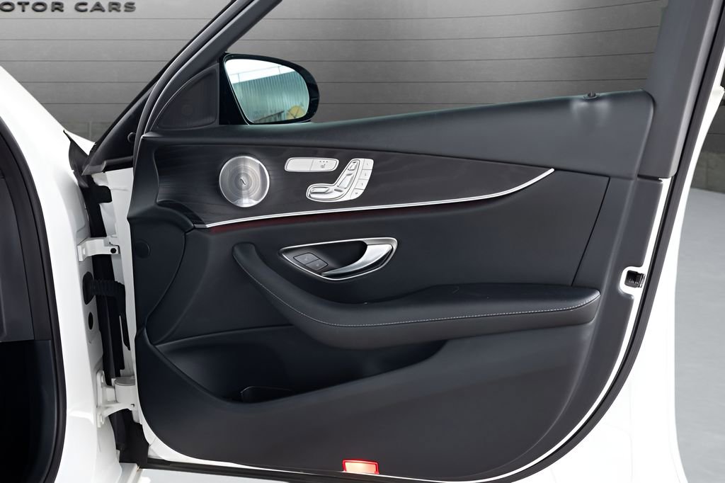 Used 2020 Mercedes-Benz E 350 Sedan image 74