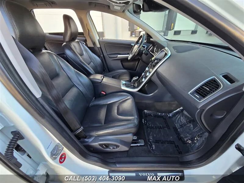 Used 2015 Volvo XC60 T5 Platinum image 21