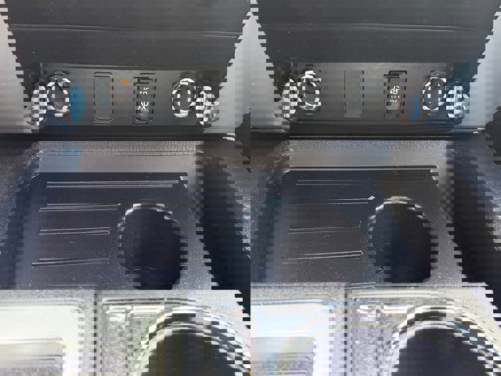 Used 2014 Toyota Tundra SR5 w/ SR5 Upgrade Package image 30