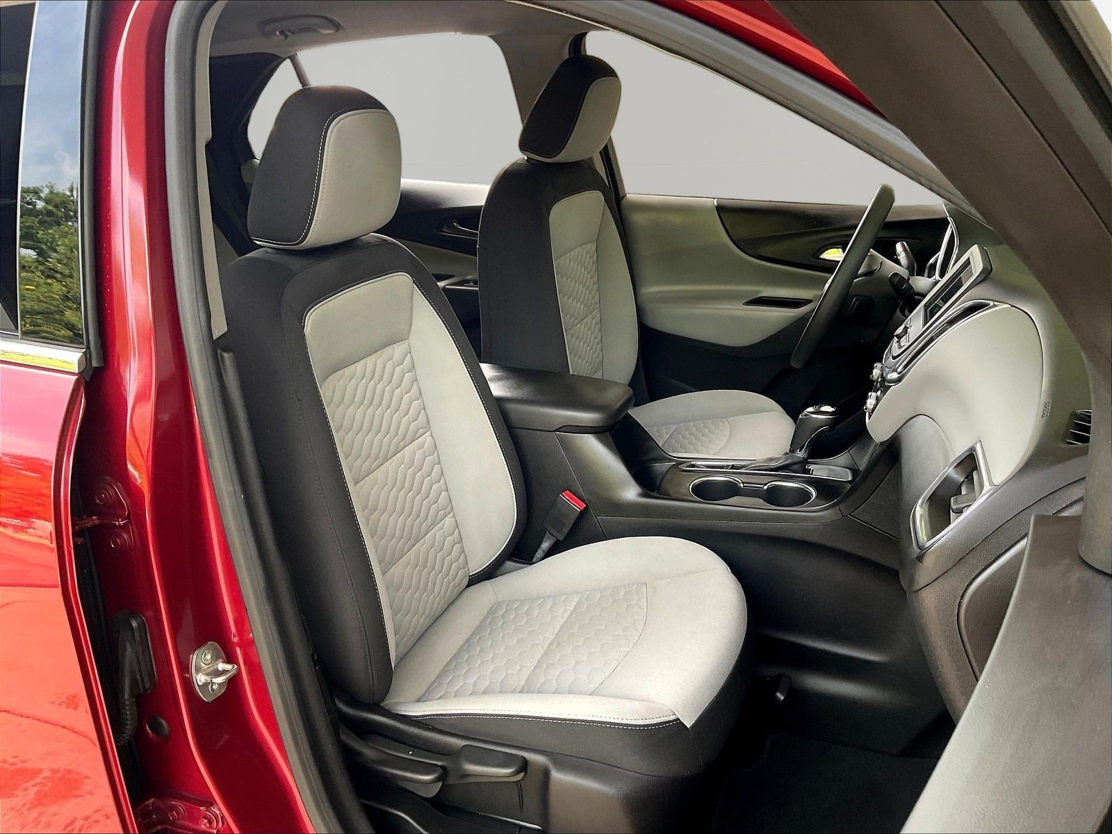 Used 2019 Chevrolet Equinox LT FWD image 27