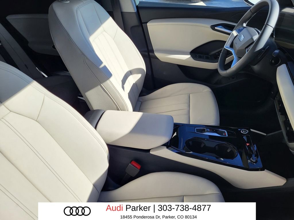 New 2025 Audi Q6 e-tron Premium image 12