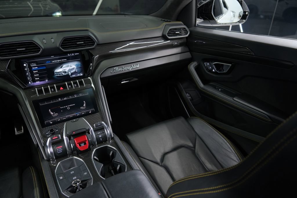 Used 2021 Lamborghini Urus image 57