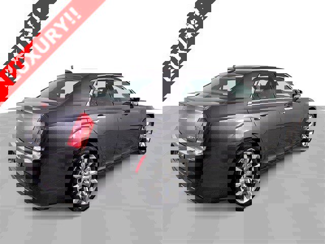 Used 2018 Chrysler 300 Limited image 8