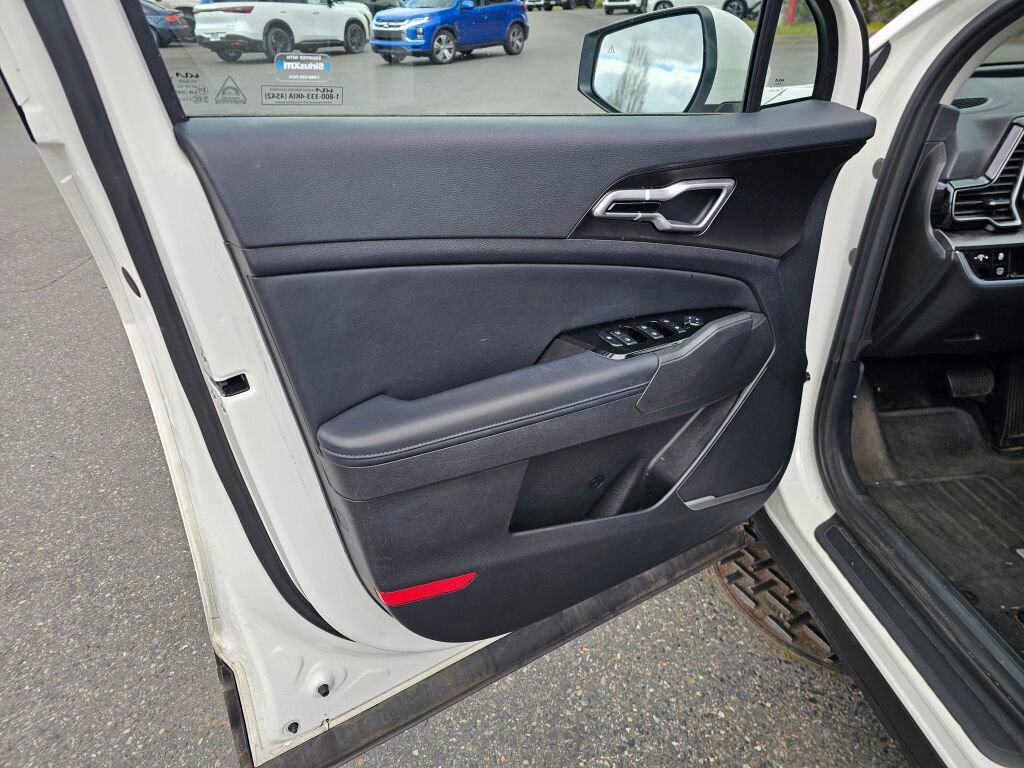 Used 2023 Kia Sportage EX AWD/4WD image 22