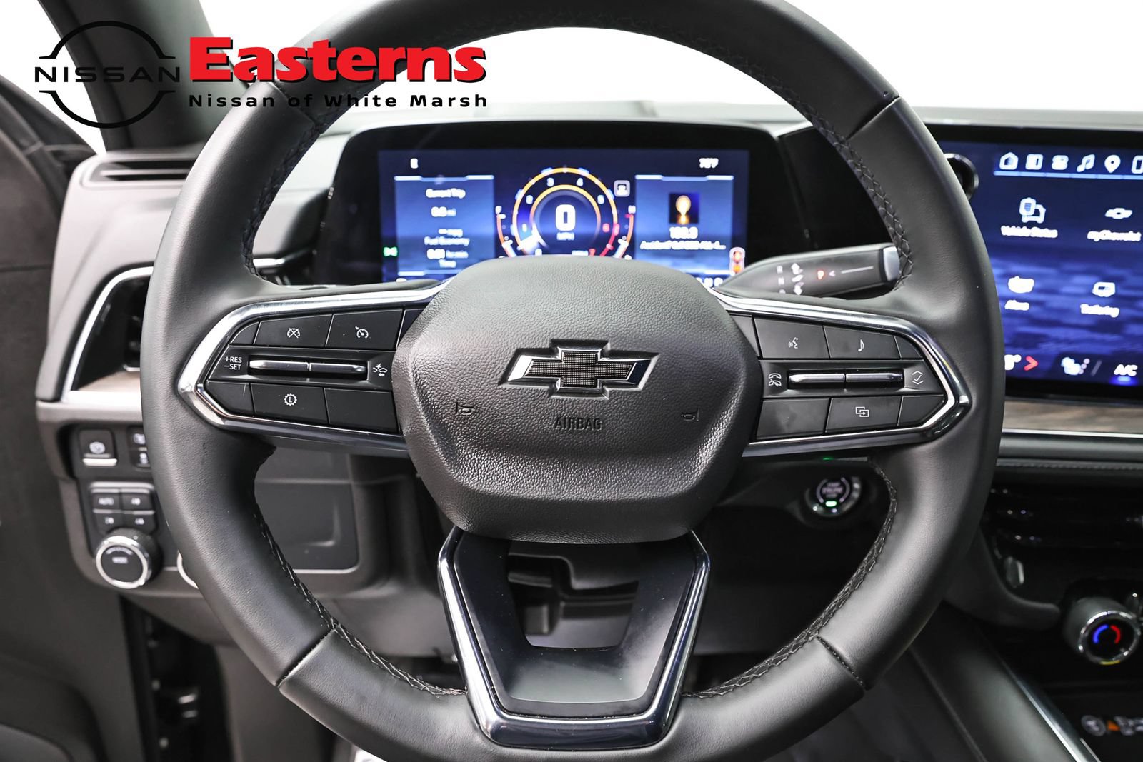 Used 2025 Chevrolet Suburban Z71 AWD/4WD image 10