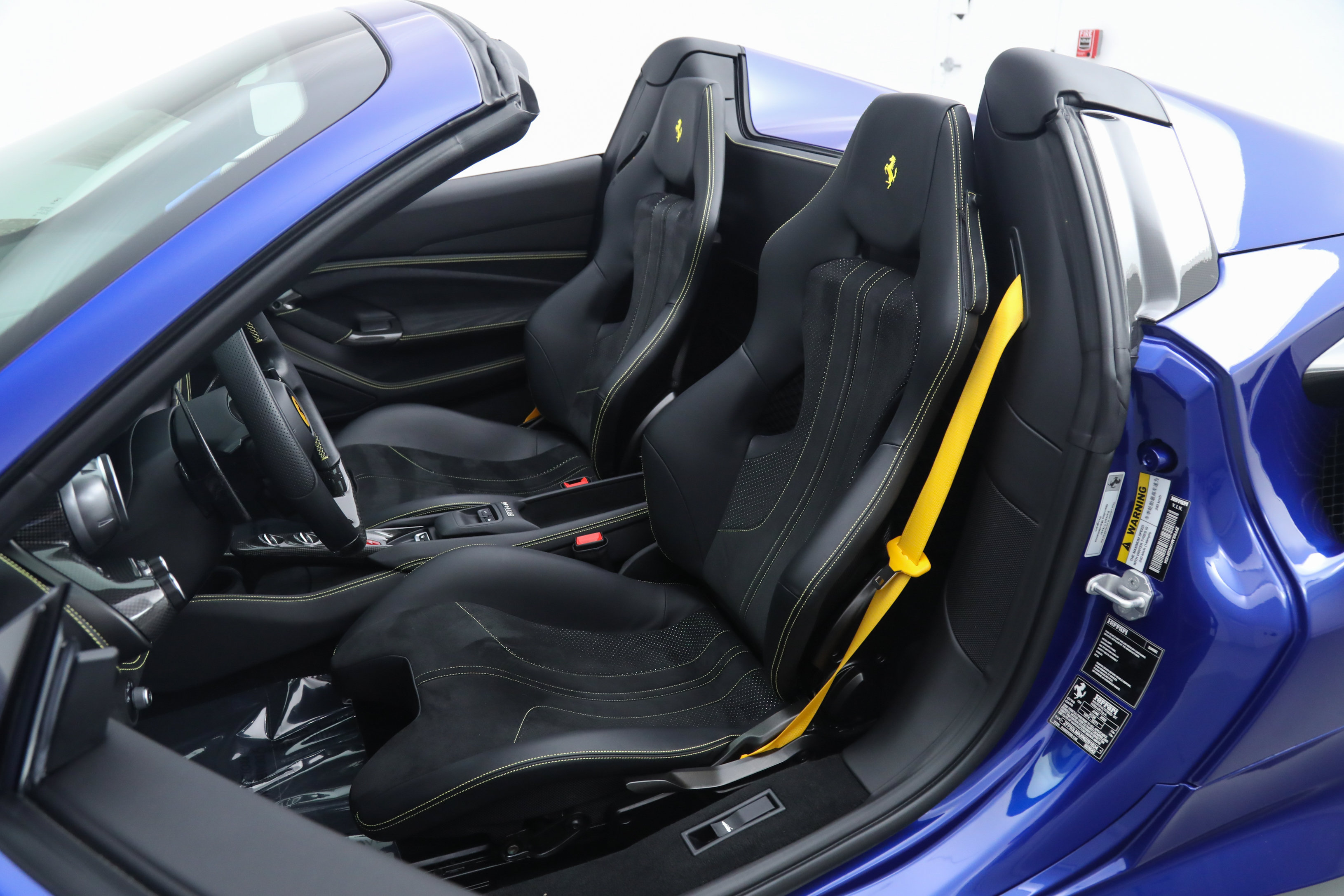 Used 2022 Ferrari F8 Tributo RWD image 5