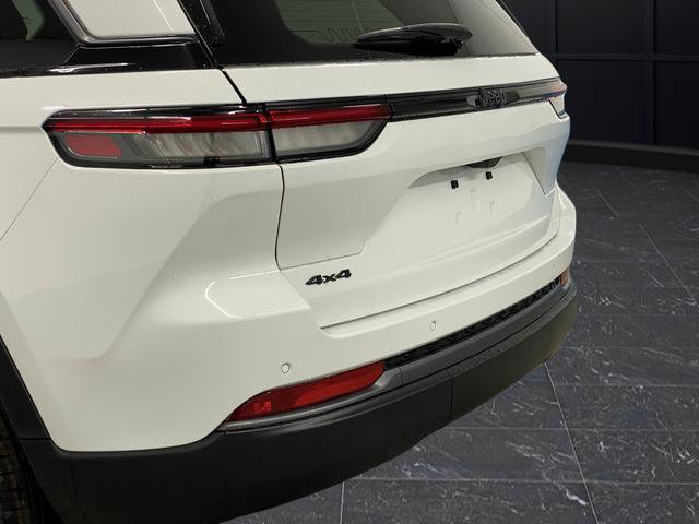 New 2026 Jeep Grand Cherokee Altitude image 36