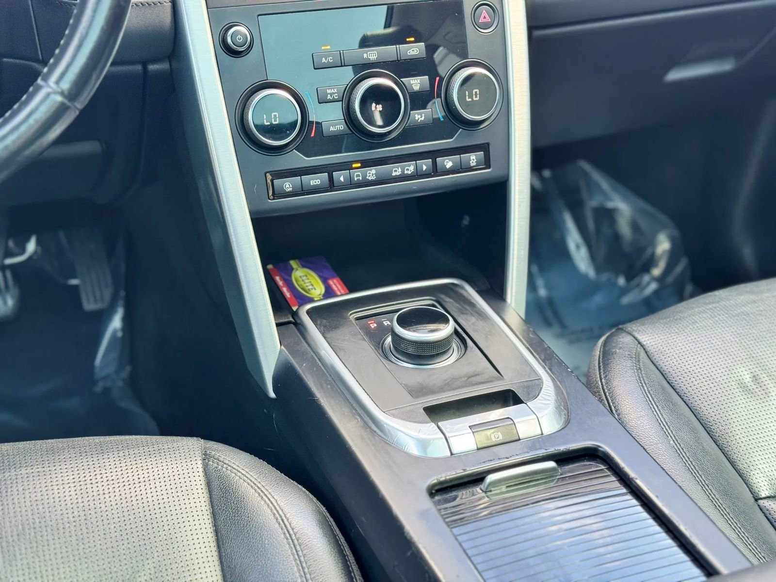 Used 2018 Land Rover Discovery Sport HSE image 31