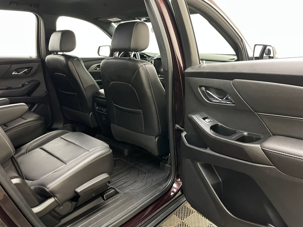 Certified 2023 Chevrolet Traverse LT w/ LPO, Floor Liner Package AWD/4WD image 43