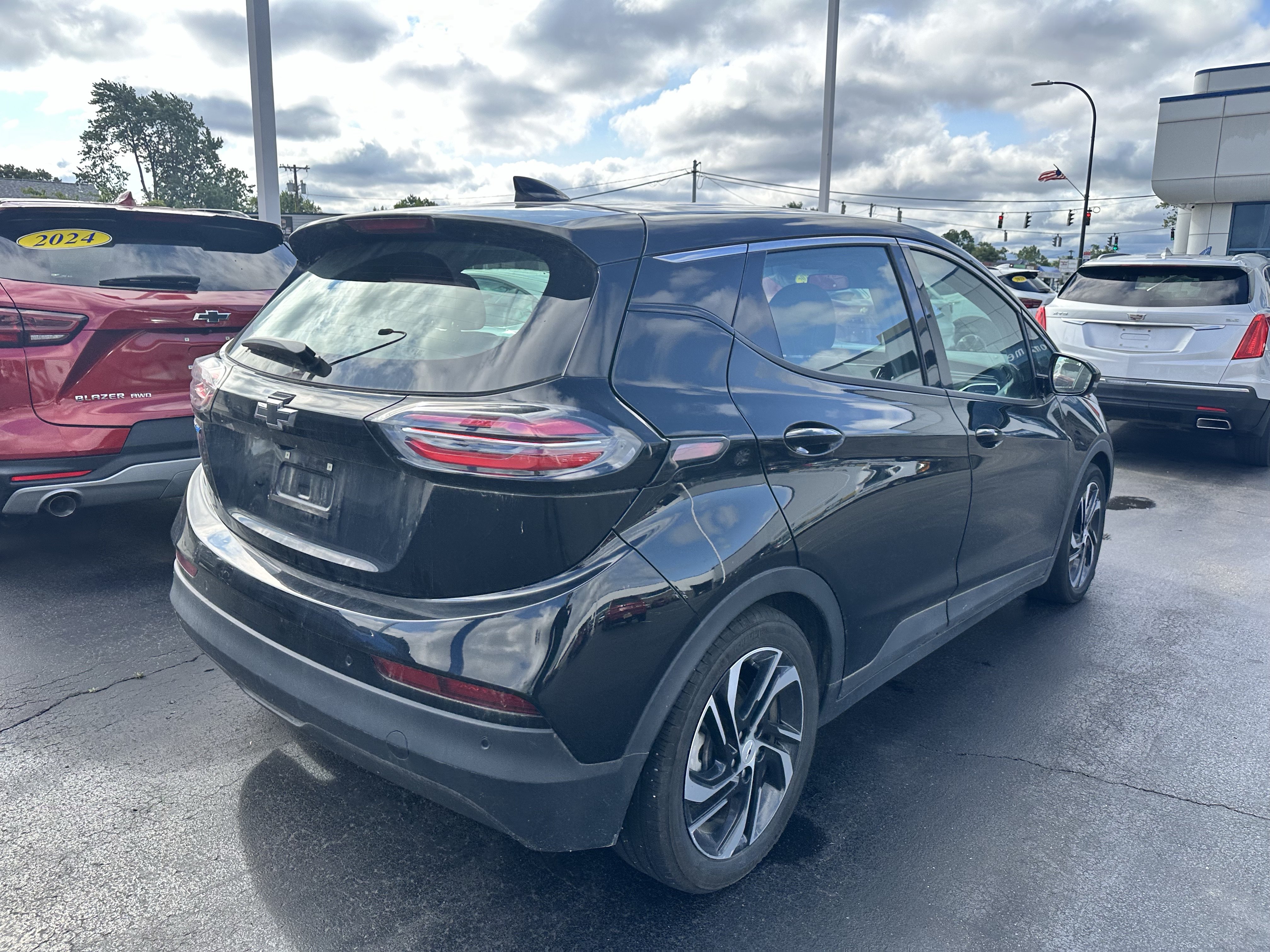Used 2023 Chevrolet Bolt LT FWD image 8