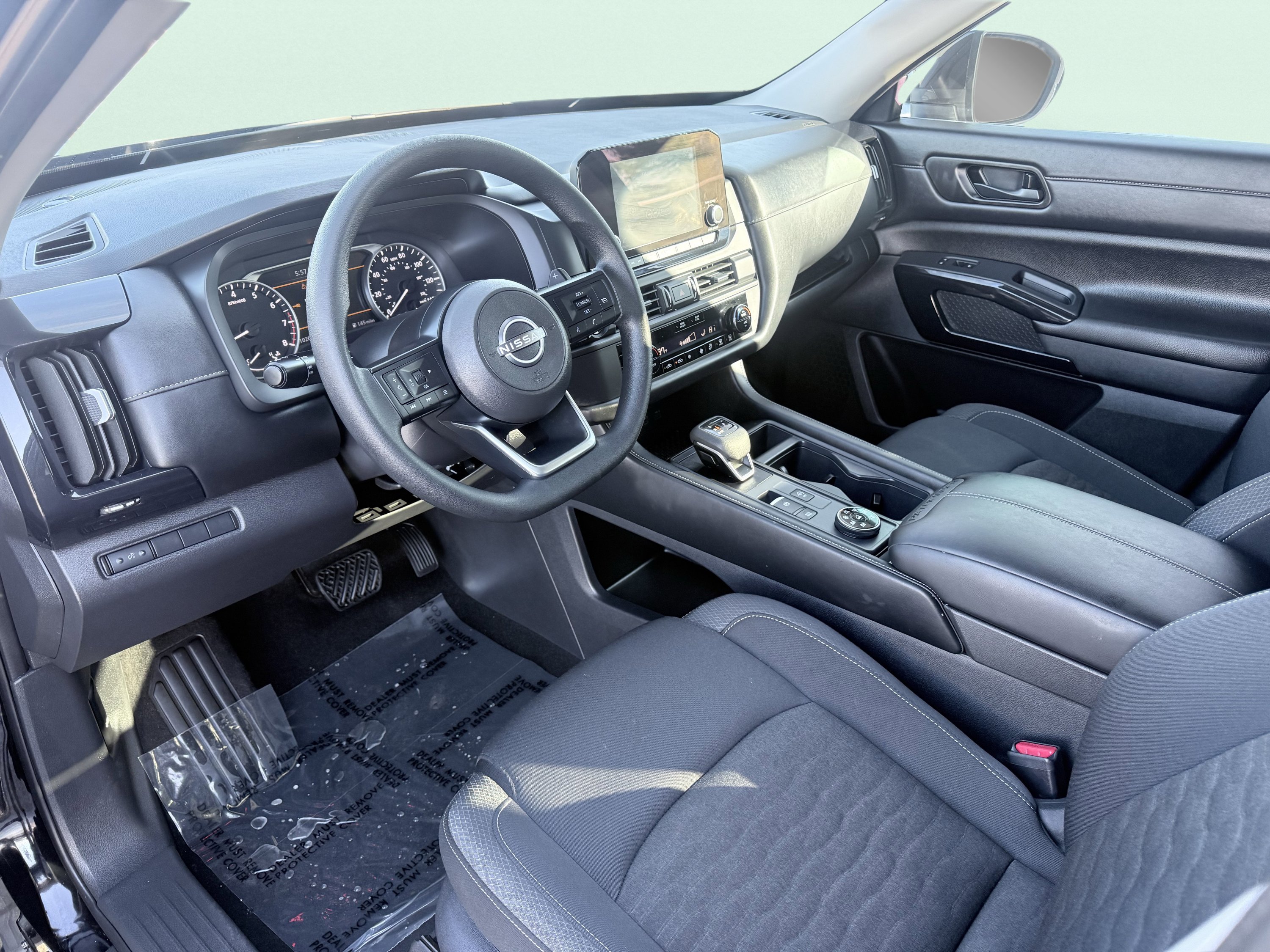 Used 2025 Nissan Pathfinder S AWD/4WD image 22
