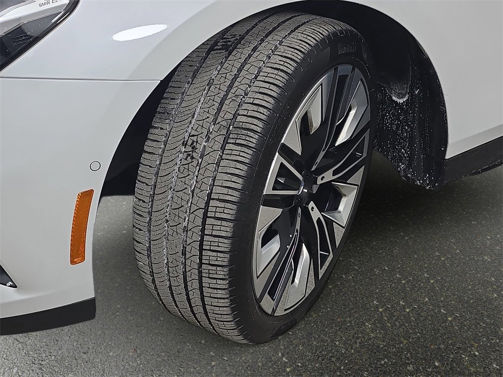 Used 2026 BMW 530i xDrive w/ Premium Package image 37