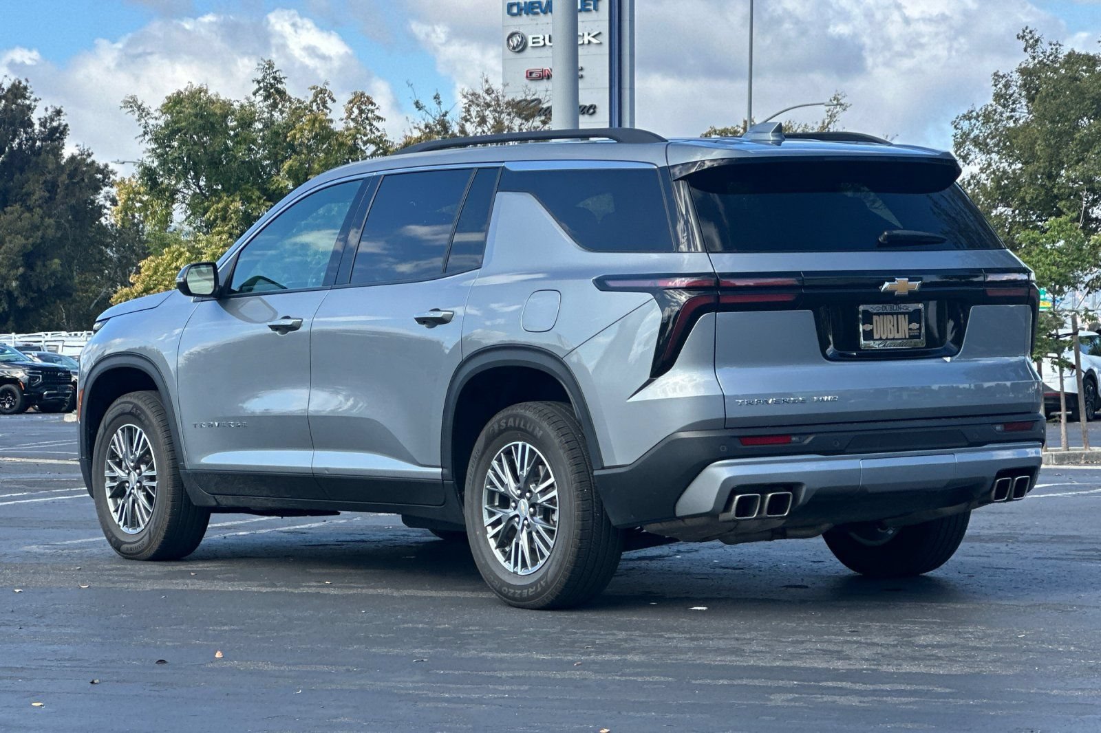 Used 2025 Chevrolet Traverse LT AWD/4WD image 6